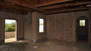 Unfinished property - Vlichos