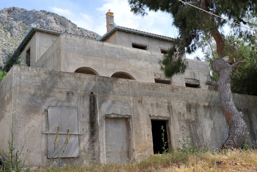 Unfinished property - Vlichos