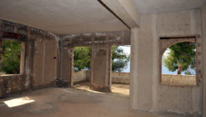 Unfinished property - Vlichos