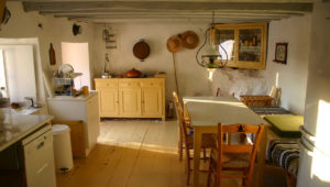 TRADITIONAL HYDRIOT COTTAGE