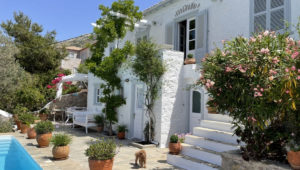 SUPERB PROPERTY WITH AMAZING VIEWS