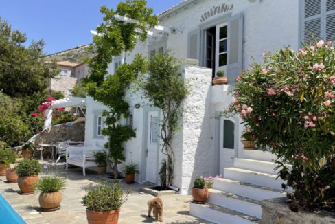 SUPERB PROPERTY WITH AMAZING VIEWS