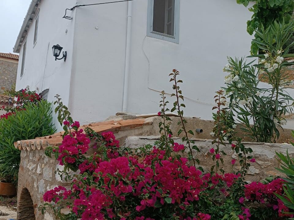HydriotCottage (2)