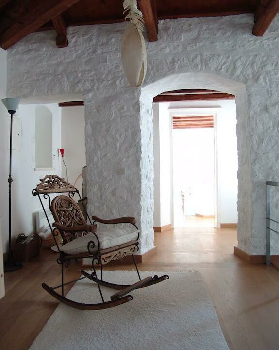 CharmingStoneHouseHydra (11)