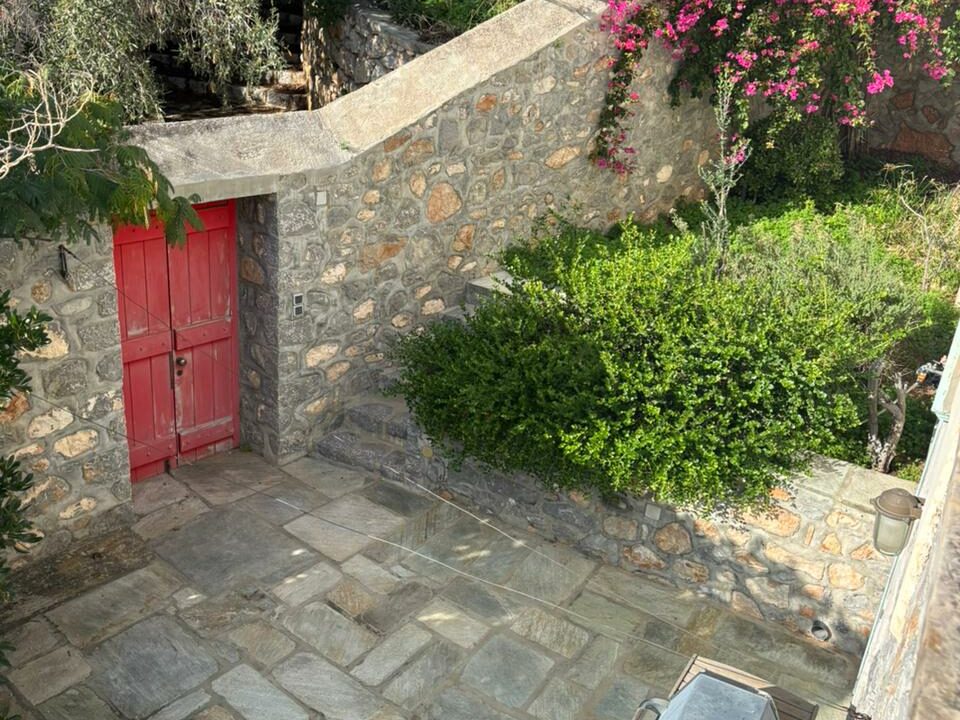 CharmingStoneHouseHydra (16)