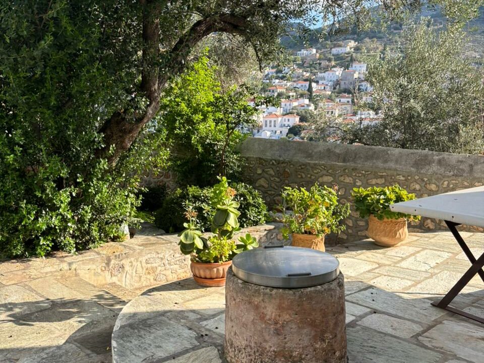 CharmingStoneHouseHydra (7)